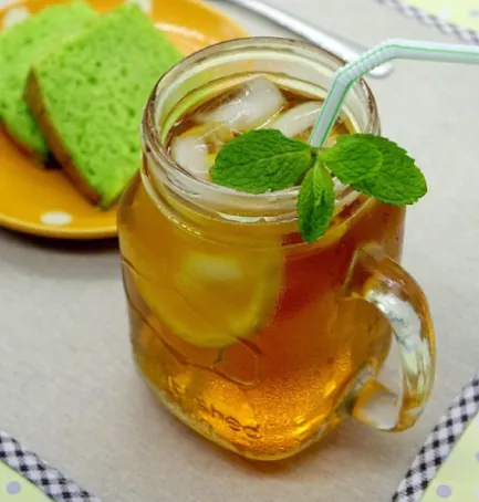 lemon iced tea at doodle cafe windsor-freshly brewed with Zesty Lemon